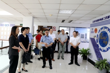 2020年7月14日，时任浙江省总工会党组成员、副主席张卫华一行莅临888集团纸业调研推进新时代产业工人队伍建设改革工作